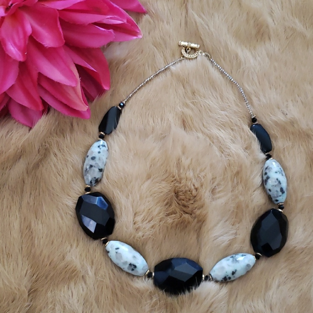 Natural stoned necklace